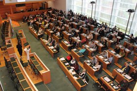 Das Interesse an der interaktiven Fachtagung der NÖ ARGE für Pflege und Betreuung unter dem Titel "Digitalisierung - Unterstützung, Lösung? Mut!" am 18.10.2023 im NÖ Landtagssaal in St. Pölten war sehr groß; 