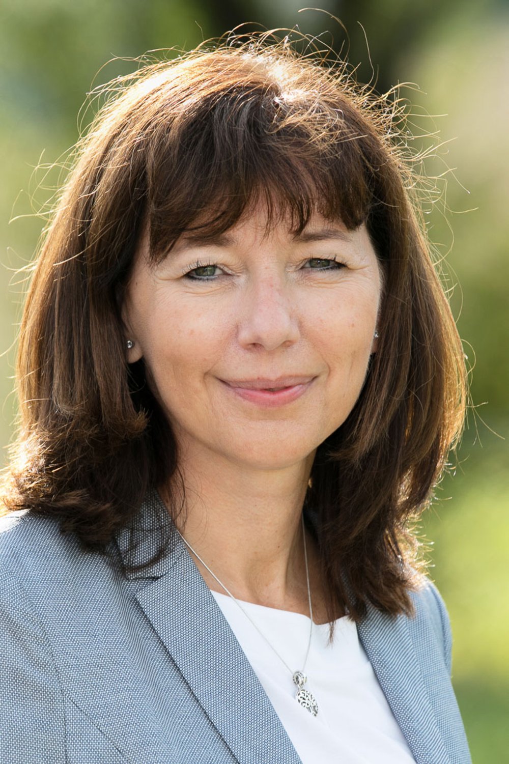 Das Foto zeigt die erste Frau an der Spitze der NÖ ARGE für Pflege und Betreuung - Gerlinde Göschelbauer, MBA, MSc.